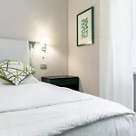 At The Rotonda With Garage Apartament *
