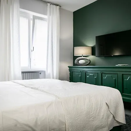 At The Rotonda With Garage Apartamento
