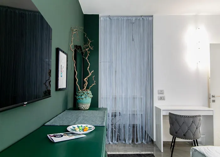 At The Rotonda With Garage Appartement