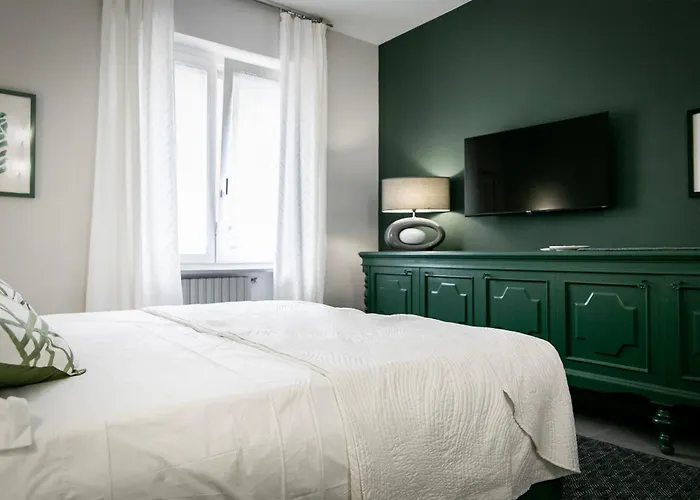 At The Rotonda With Garage Appartement